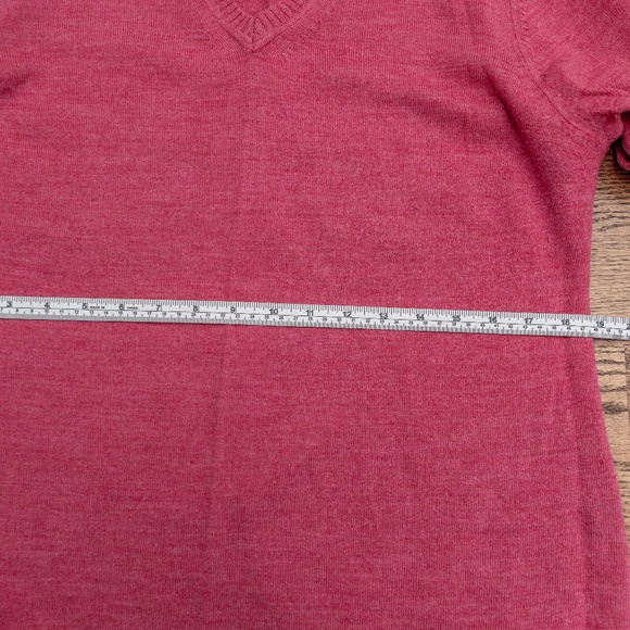 Lightweight cashmere sweater - Picture 6 of 8